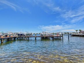 103 Yacht Club Way 206, Hypoluxo FL 33462