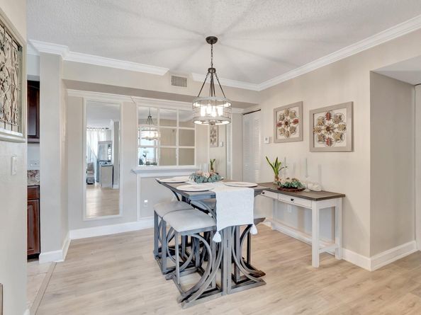 103 Yacht Club Way 206, Hypoluxo FL 33462