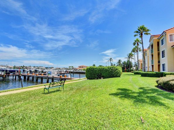 103 Yacht Club Way 206, Hypoluxo FL 33462