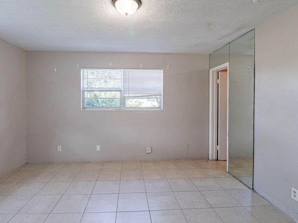 404 NW 5th Ave, Boynton Beach FL 33435