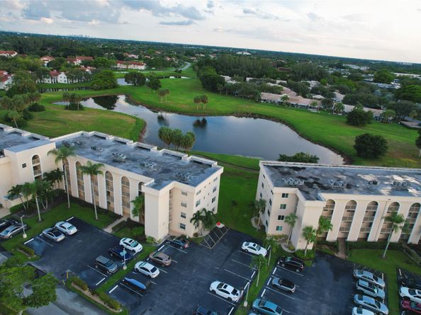 3241 Holiday Springs Blvd 210, Margate FL 33063