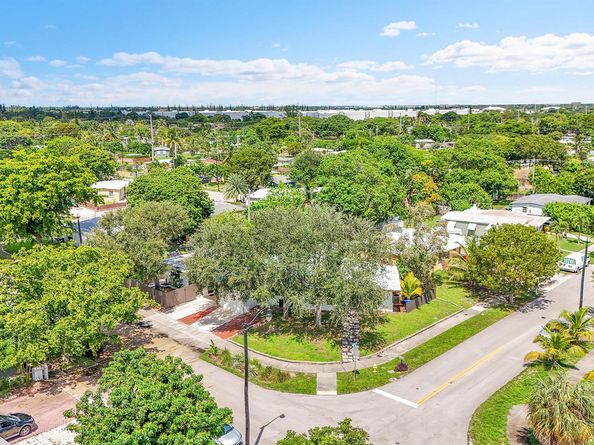 4141 NE 16th Avenue, Pompano Beach FL 33064