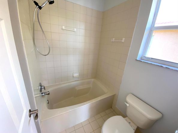 3261 Scarletta Drive, Riviera Beach FL 33404