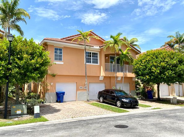 3261 Scarletta Drive, Riviera Beach FL 33404