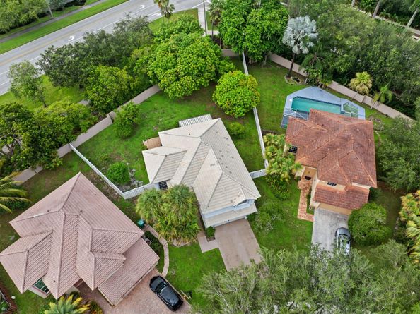3668 Lincoln Way, Hollywood FL 33026