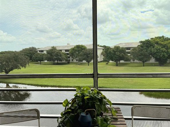 9230 Lagoon Pl 408, Davie FL 33324