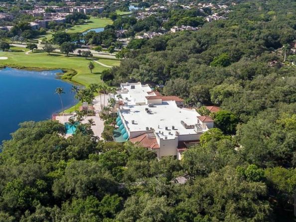 9230 Lagoon Pl 408, Davie FL 33324