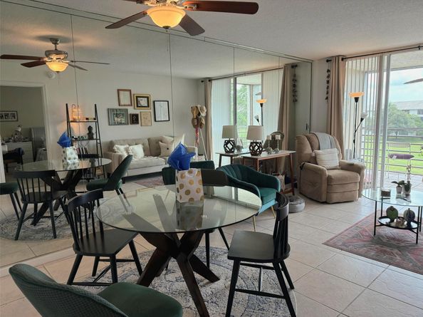 9230 Lagoon Pl 408, Davie FL 33324