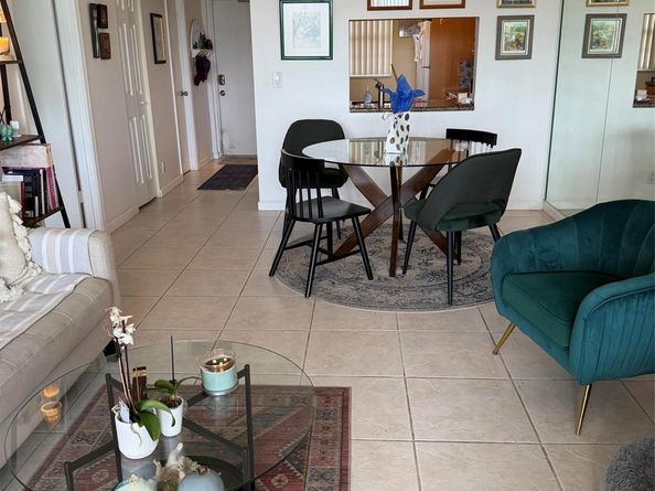 9230 Lagoon Pl 408, Davie FL 33324