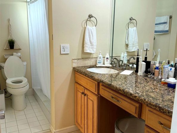 9230 Lagoon Pl 408, Davie FL 33324