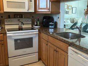 9230 Lagoon Pl 408, Davie FL 33324