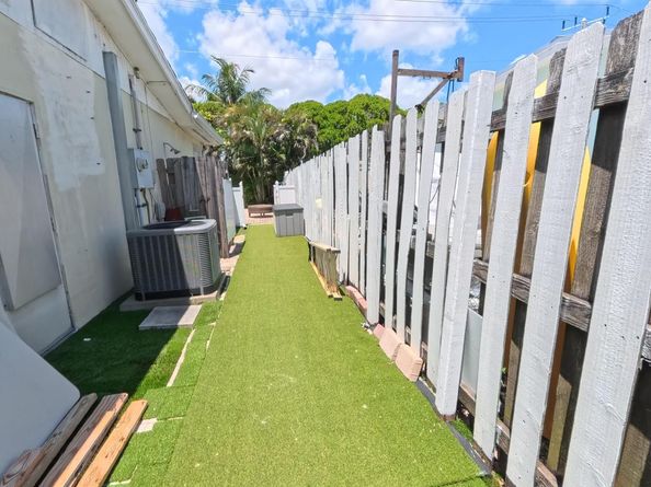 1123 SE 2nd Avenue Avenue, Deerfield Beach FL 33441