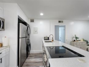 5310 NE 6th Ave C14, Oakland Park FL 33334