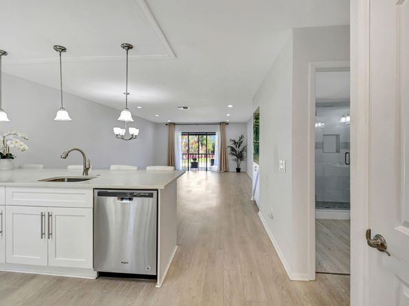 8315 Casa Del Lago F, Boca Raton FL 33433