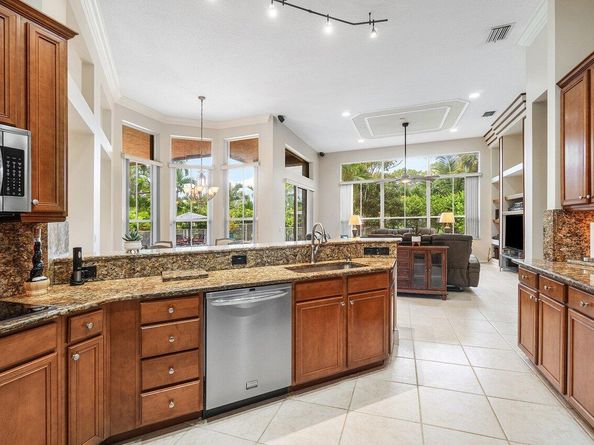 911 Forest Glen Lane, Wellington FL 33414