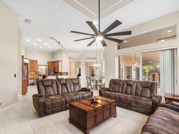 911 Forest Glen Lane, Wellington FL 33414