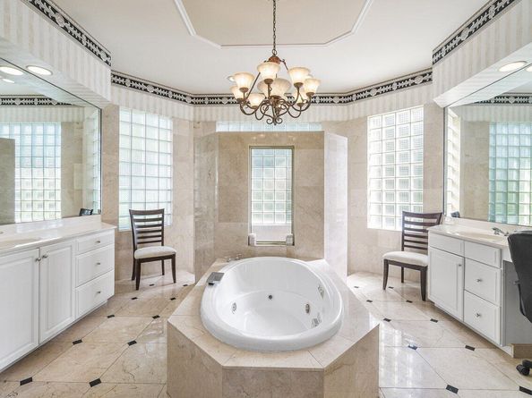 911 Forest Glen Lane, Wellington FL 33414