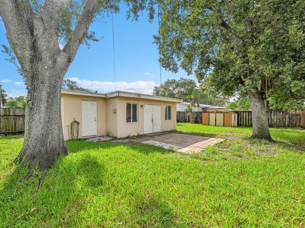 5031 SW 94th Way, Cooper City FL 33328