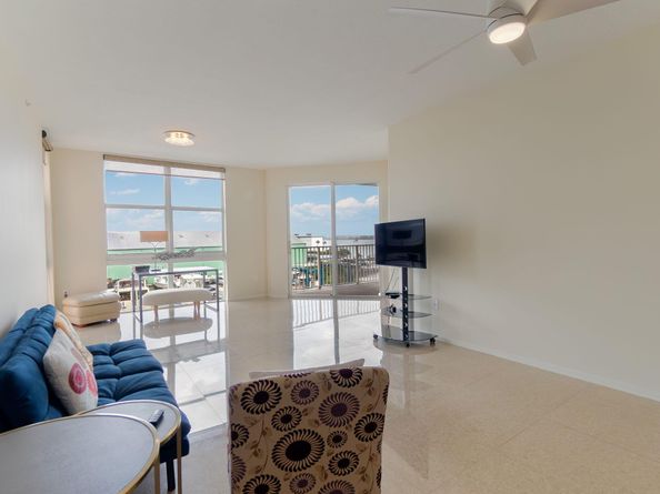 806 E Windward Way 405, Lantana FL 33462