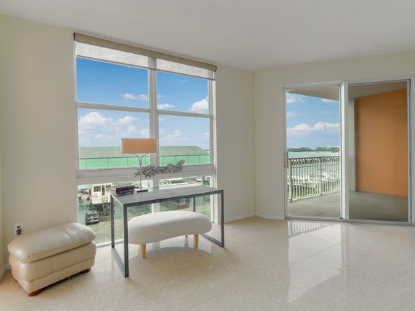 806 E Windward Way 405, Lantana FL 33462