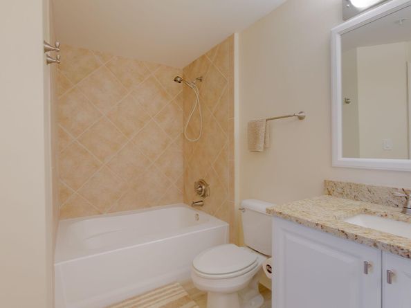 806 E Windward Way 405, Lantana FL 33462