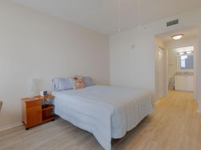 806 E Windward Way 405, Lantana FL 33462