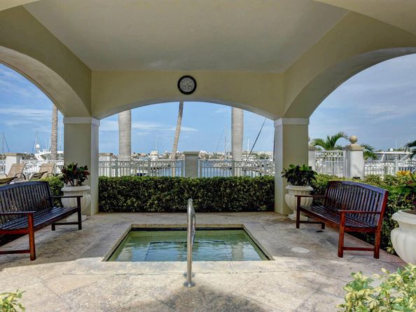 806 E Windward Way 405, Lantana FL 33462