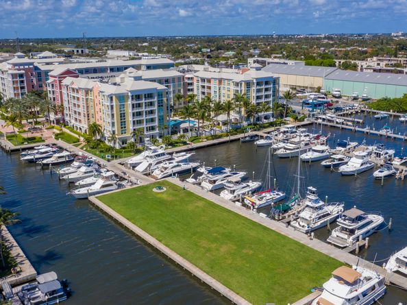806 E Windward Way 405, Lantana FL 33462