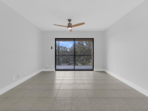 200 Jacaranda Country Club 3c, Plantation FL 33324