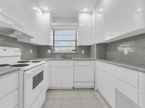 200 Jacaranda Country Club 3c, Plantation FL 33324