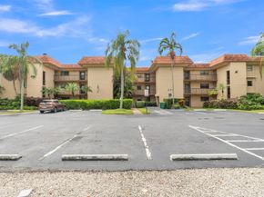 200 Jacaranda Country Club 3c, Plantation FL 33324