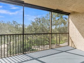 200 Jacaranda Country Club Drive 3c, Plantation FL 33324