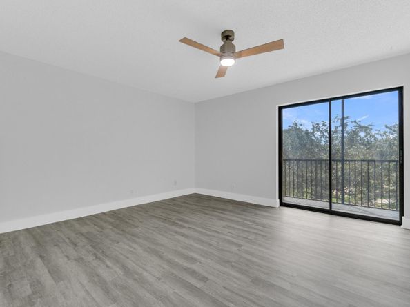 200 Jacaranda Country Club 3c, Plantation FL 33324