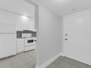 200 Jacaranda Country Club Drive 3c, Plantation FL 33324