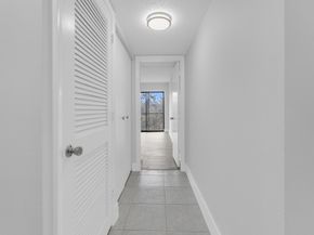 200 Jacaranda Country Club 3c, Plantation FL 33324