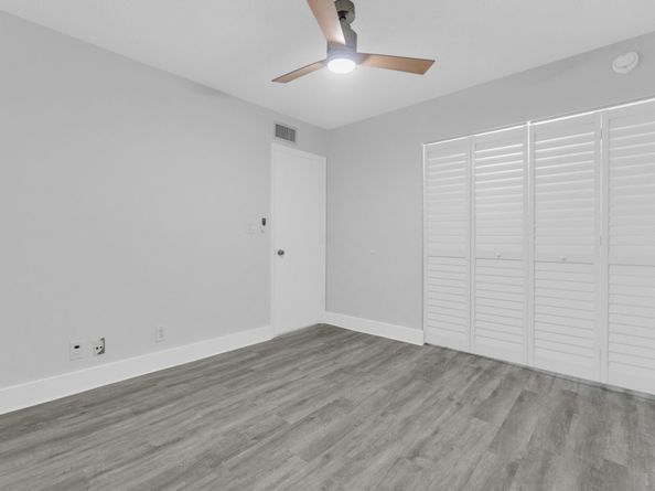 200 Jacaranda Country Club 3c, Plantation FL 33324