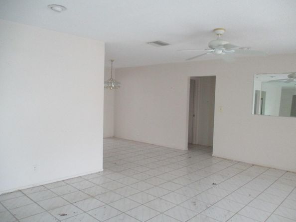 4955 NW 55th St, Tamarac FL 33319