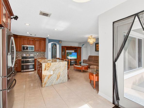 6240 NW 41st Terrace, Coconut Creek FL 33073