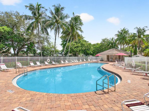 6240 NW 41st Terrace, Coconut Creek FL 33073
