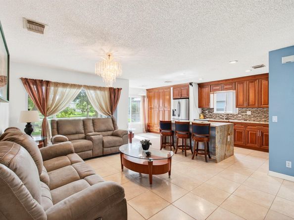 6240 NW 41st Terrace, Coconut Creek FL 33073