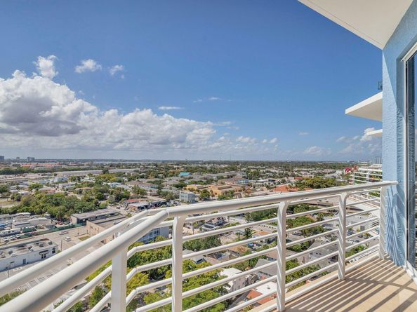 1551 N Flagler Drive Uph 10, West Palm Beach FL 33401