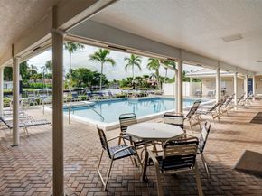 140 Cypress Club Dr 414, Pompano Beach FL 33060