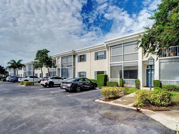 140 Cypress Club Dr 414, Pompano Beach FL 33060