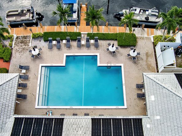 140 Cypress Club Dr 414, Pompano Beach FL 33060