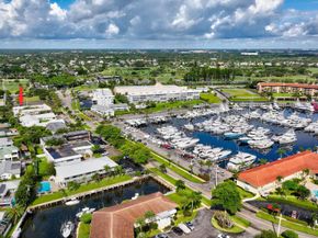 148 Yacht Club Drive 5, North Palm Beach FL 33408