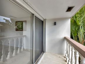 148 Yacht Club Drive 5, North Palm Beach FL 33408