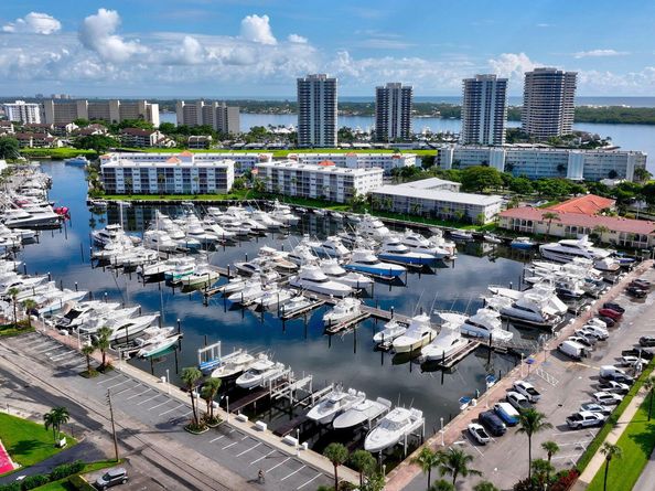 148 Yacht Club Drive 5, North Palm Beach FL 33408