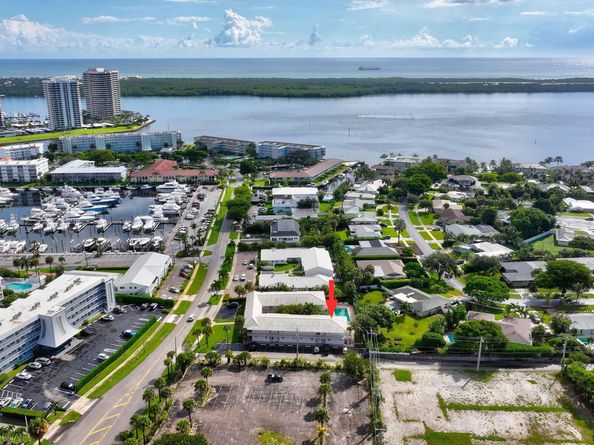148 Yacht Club Drive 5, North Palm Beach FL 33408