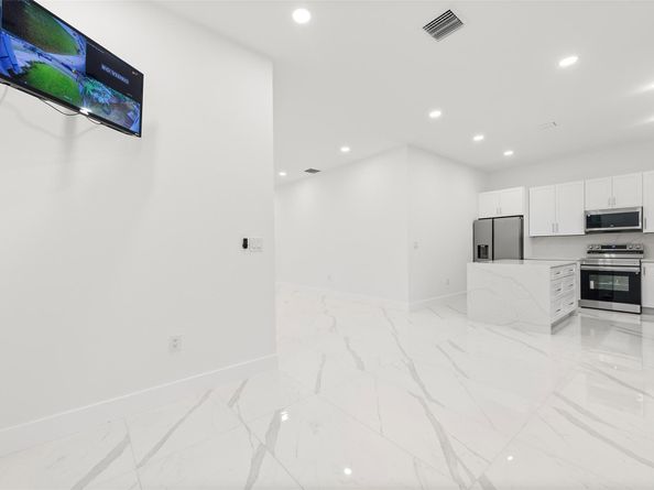 2407 NW 8th st, Fort Lauderdale FL 33311