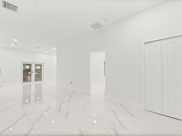 2407 NW 8th st, Fort Lauderdale FL 33311